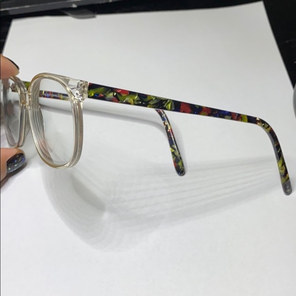 Clear  glasses - Picture 2 of 4